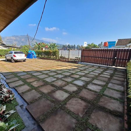 Wulan Cottage Lembang Esterno foto
