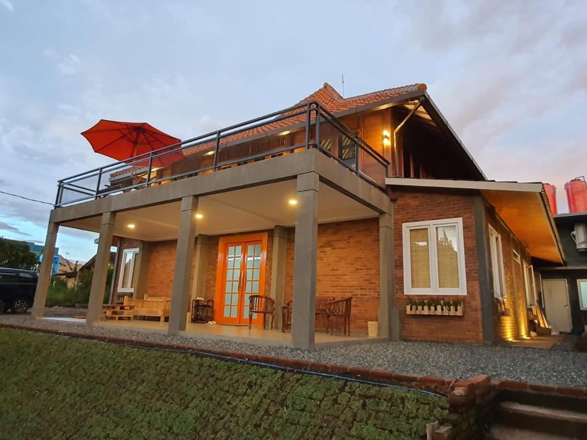 Wulan Cottage Lembang Esterno foto